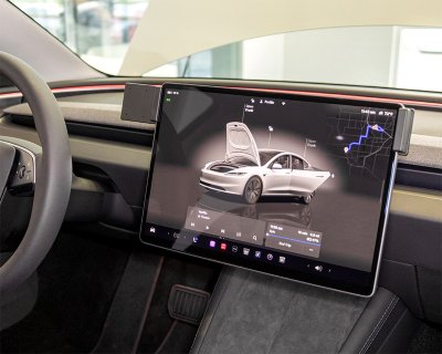 Mobilholder Tesla Model 3 fra 2024-