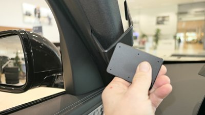Mobilholder BMW X1 fra år 2023-