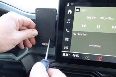 Mobilholder Dacia Duster fra 2024 og nyere