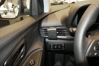 Mobilholder Hyundai Bayon 2021-
