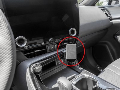 Mobilholder Lexus NX fra 2021-