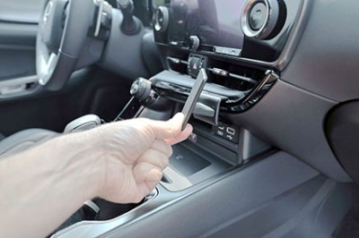 Mobilholder Lexus NX fra 2021-
