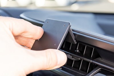 Mobilholder Lexus RZ fra modelår 2023-