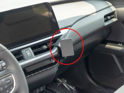 Mobilholder Lexus UX fra 2023-