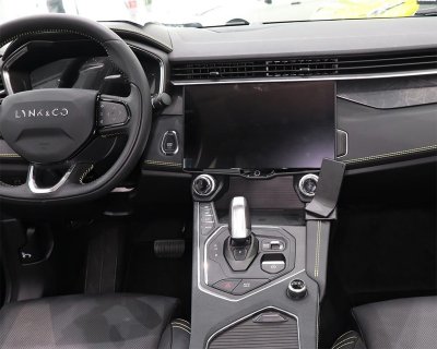 Mobilholder Lynk & Co 01 fra 2019- og nyere
