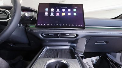 Mobilholder Mazda 6e fra 2025 og nyere