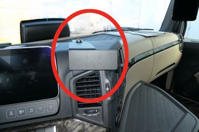 Mobilholder Mercedes Actros fra 2019 og nyere | Til montering til højre for midterskærmen