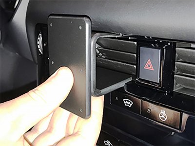 Mobilholder Nissan X-Trail fra modelår 2022-