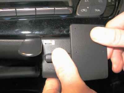 Mobilholder Toyota C-HR fra 2016-2023