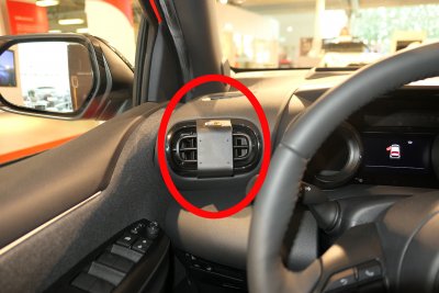 Mobilholder til Toyota Yaris fra modelår 2020-