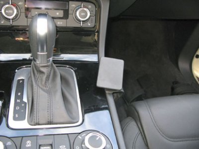 Mobilholder Volkswagen Touareg fra 2011-2018 | Til montering til højre for gearstangen
