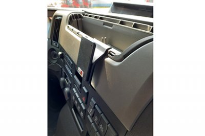 Mobilholder Volvo FM fra 2020 og nyere | Til montering til højre for rattet (til lastbiler uden midterskærm)