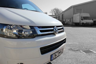 Øvre grill i rustfrit stål til Volkswagen Transporter T5 2010-2015