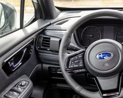 Mobilholder til Subaru Forester fra 2025- | Modeltilpasset