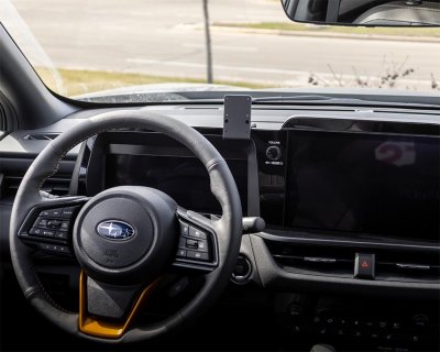 Mobilholder til Subaru Outback fra 2026- | Modeltilpasset
