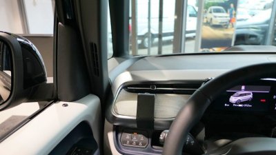 Mobilholder til Volkswagen ID.Buzz fra 2023- | Venstrestyring