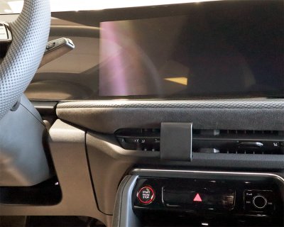 Mobilholder Audi Q5 fra 2025-