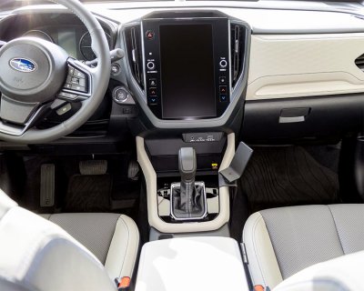 Mobilholder til Subaru Forester fra 2025- | Modeltilpasset
