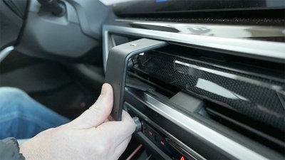 Montering af Proclip mobilholder til BMW X6 fra modelår 2024-