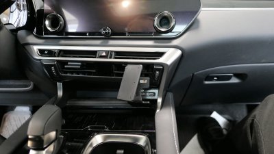 Mobilholder Lexus RX fra 2023- og fremefter