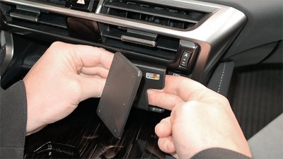Montering af Mobilholder Lexus RX fra 2023- og fremefter