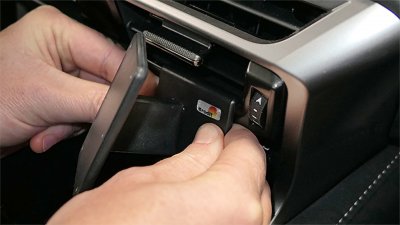Montering af Mobilholder til Lexus RX fra 2023-