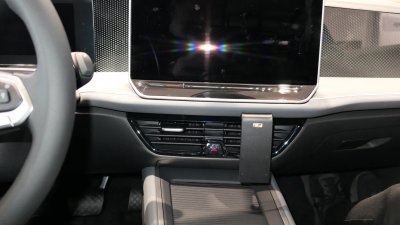 Mobilholder Volkswagen Passat fra 2024- og nyere