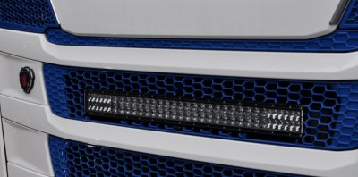 Forsænket RIGID LED rampe i frontlugen til Scania R/S C20 fra 2017-