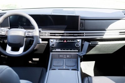 Mobilholder Hyundai Santa Fe fra 2024-