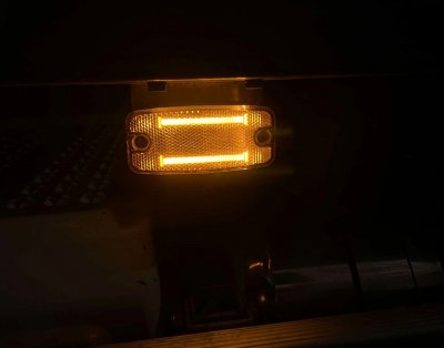 Positionslys/sidemarkør i fiberoptisk LED med indbygget refleks | Gul