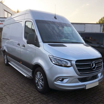 Sidetrin Mercedes Sprinter fra 2018-