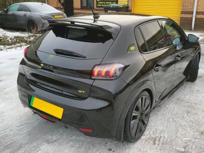 Tagvinge Peugeot 208 fra 2020-