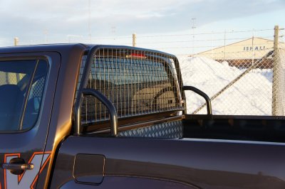 Stænkskærm med gitter til Volkswagen Amarok fra 2011-/2017-